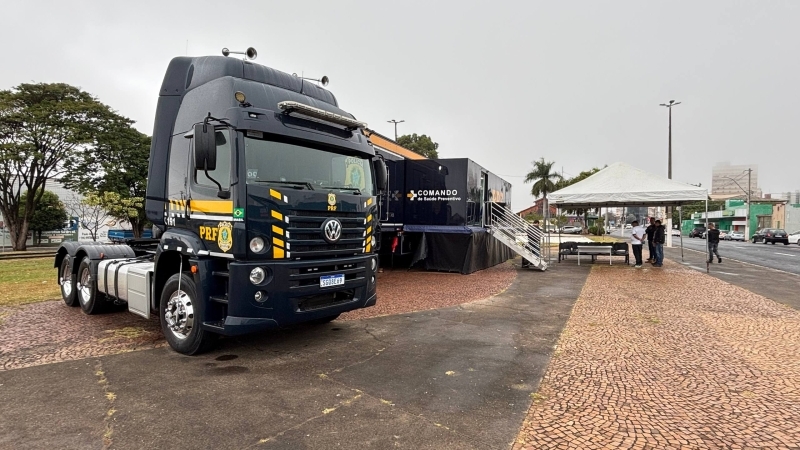 Noticia carreta-da-saude-infantil-da-prf-inicia-atendimento-na-praca-do-espaco-cultural
