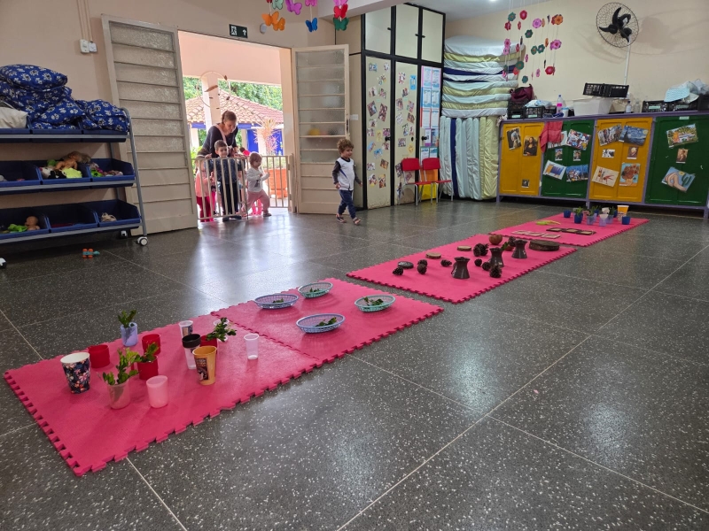 Galeria contexto-de-aprendizagem-cantinho-da-criatividadebrinquedos-nao-estruturados