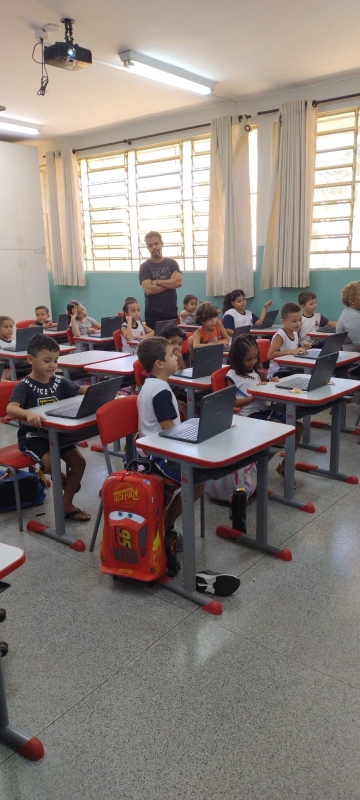 Galeria aulas-de-informatica-para-alunos-do-1-ano
