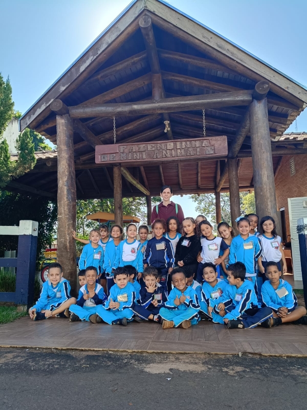 Galeria aula-passeio-na-fazendinha-unimar---infantil-2a---professora-giselle