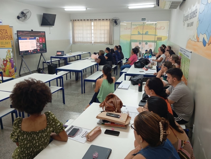 Noticia secretaria-da-educacao-realiza-curso-sobre-pensamento-computacional-para