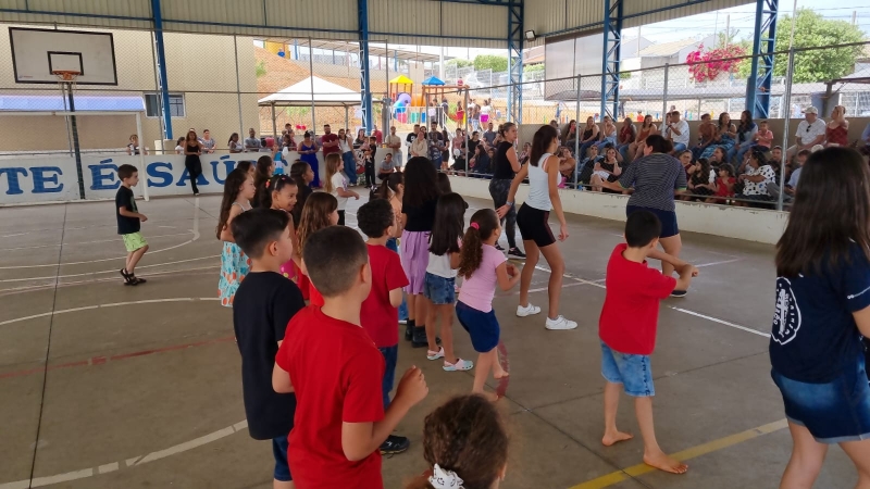 Galeria familia-na-escola
