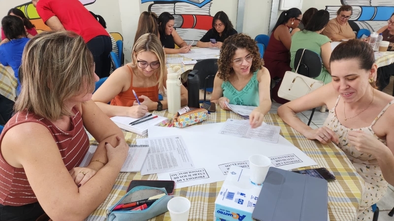 Noticia secretaria-da-educacao-promove-reuniao-com-os-coordenadores-da-rede-municipal