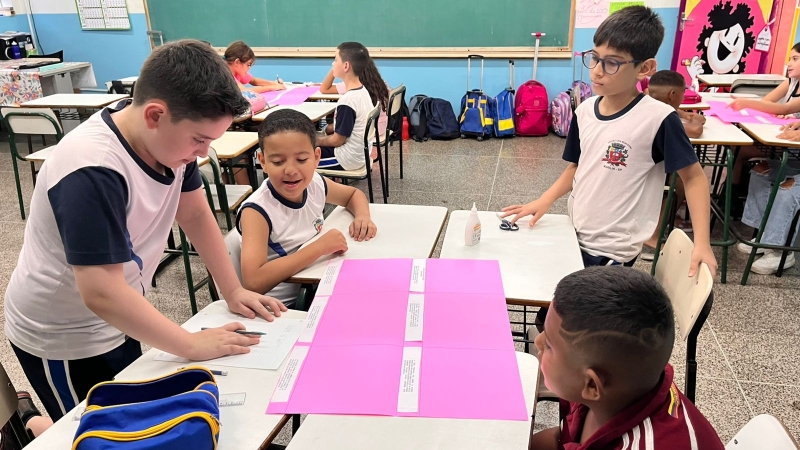 Galeria alunos-do-4-ano-e-transformam-livro-em-divertida-fotonovela