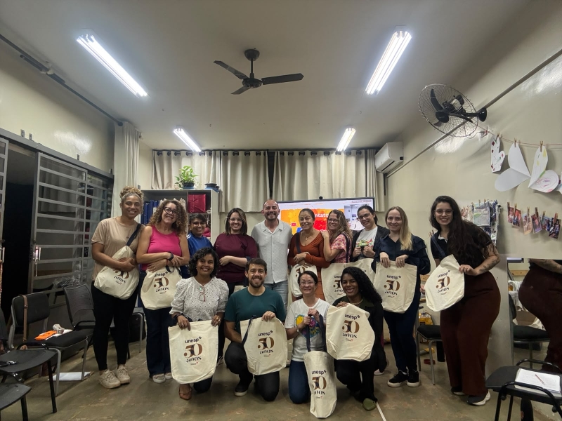 Galeria o-cuidado-e-a-educacao-de-criancas-bem-pequenas-mediados-pela-linguagem