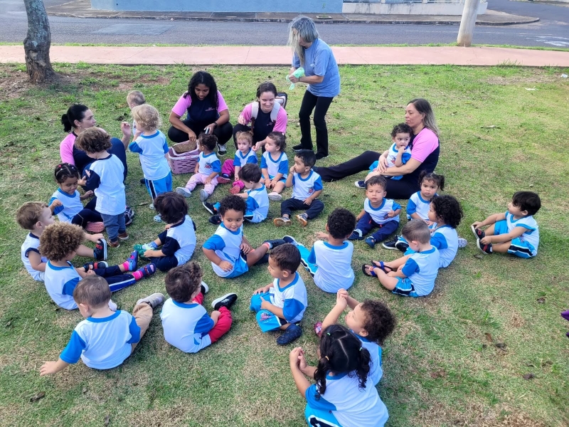 Galeria vivencias-e-descobertas-emei-pedacinho-do-ceu--realiza-passeio-na-praca-publica