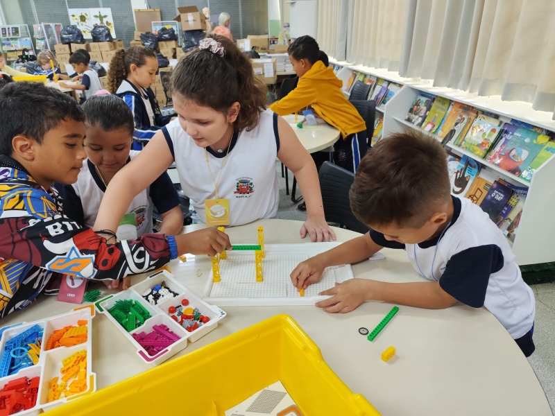 Galeria aula-de-robotica-do-2-ano-a