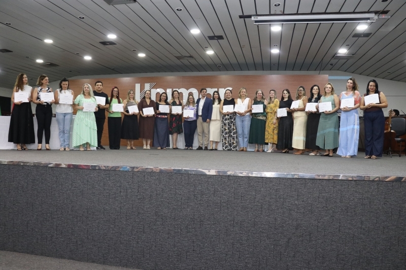 Noticia educacao-de-marilia-celebra-nota-71-no-ideb-2025-em-noite-de-homenagens-e