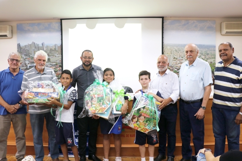 Estudantes da Escola Maria Antônia da Costa apresentam produções