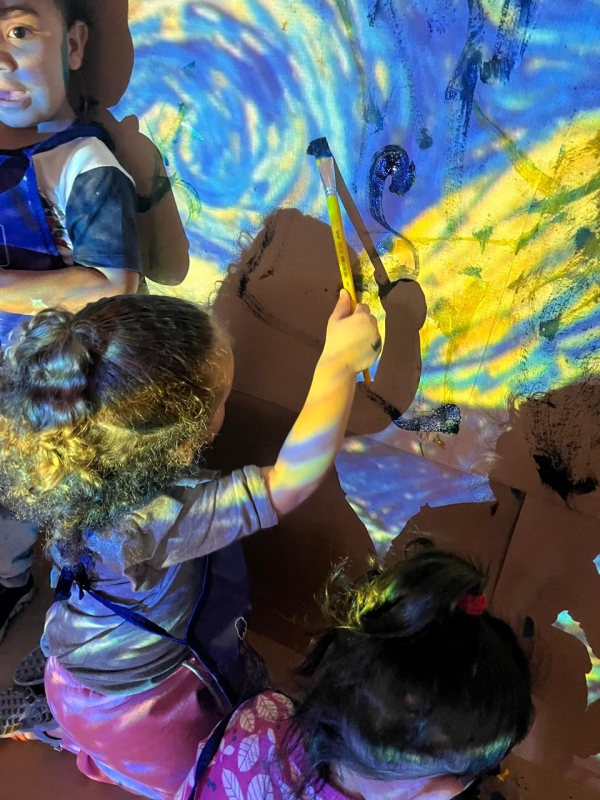 Galeria entre-cores-luzes-e-descobertas