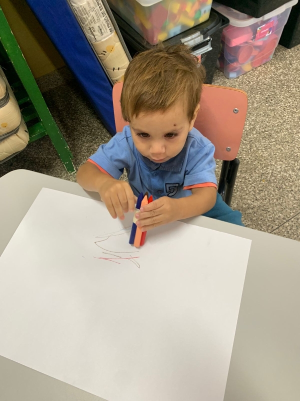 Galeria primeiro-desenho-na-escola